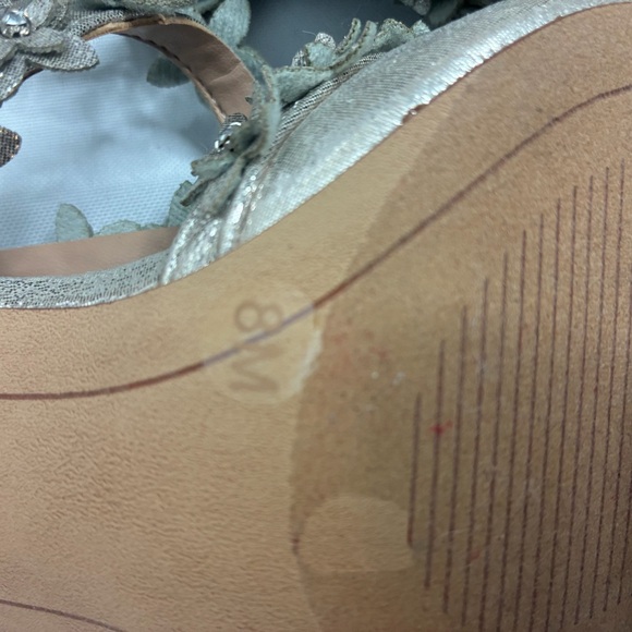 INC International Concepts Gold Metallic Floral Heels Women’s Size 8 - Picture 11 of 16